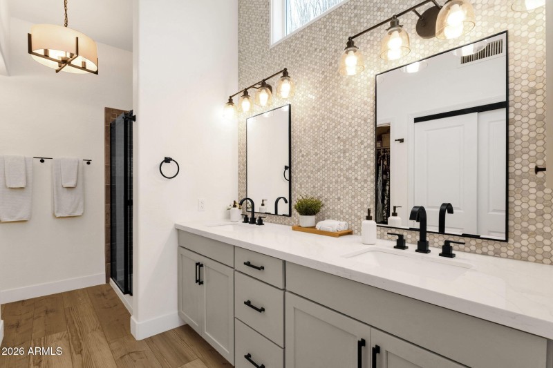 27-web-or-mls-16310-e-bainbridge-ave