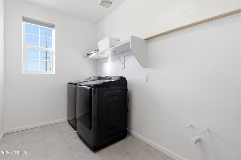 Large Upstairs Laundry!