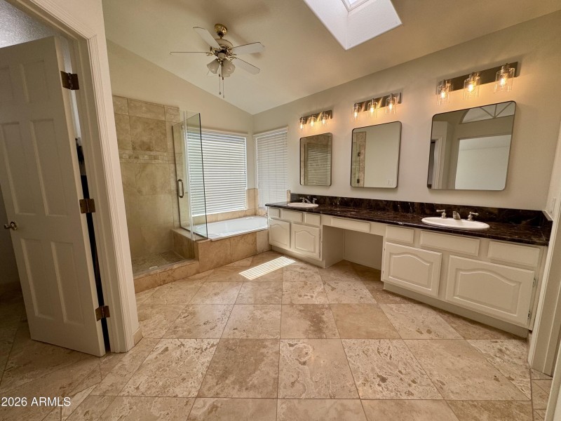 5F58E5DC-4A70-4F9E-823A-03D1790459E8