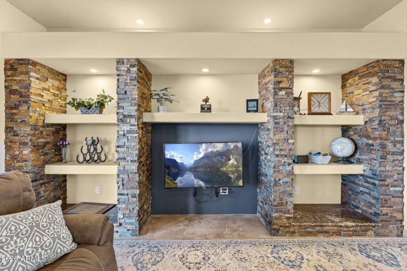 Living Room – Fireplace Detail