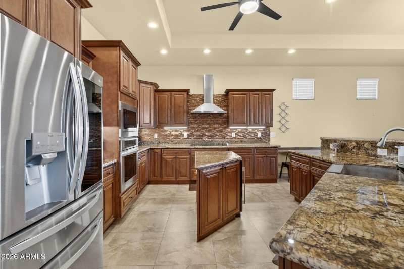 Kitchen – Island & Dining View