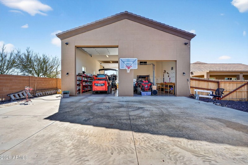 Detached RV Garage – Exterior