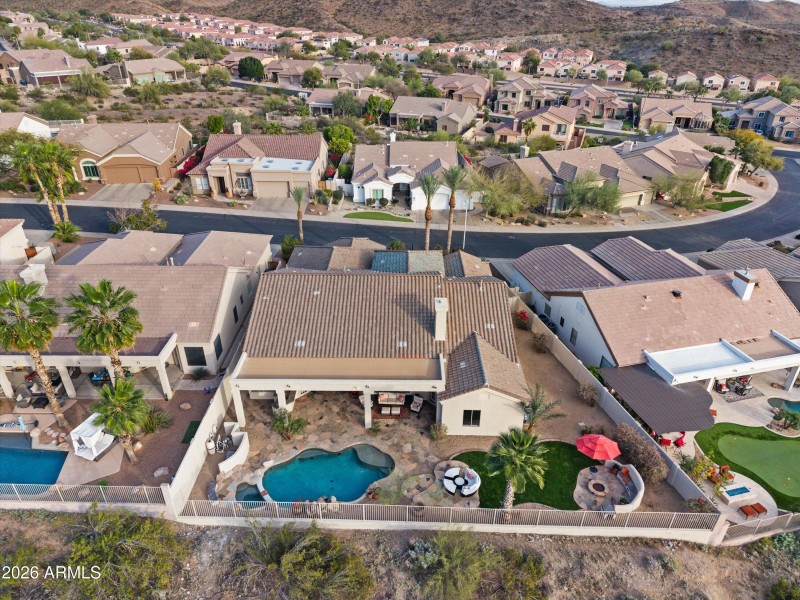 Large 10,000SF Lot, Extra wide SideYard