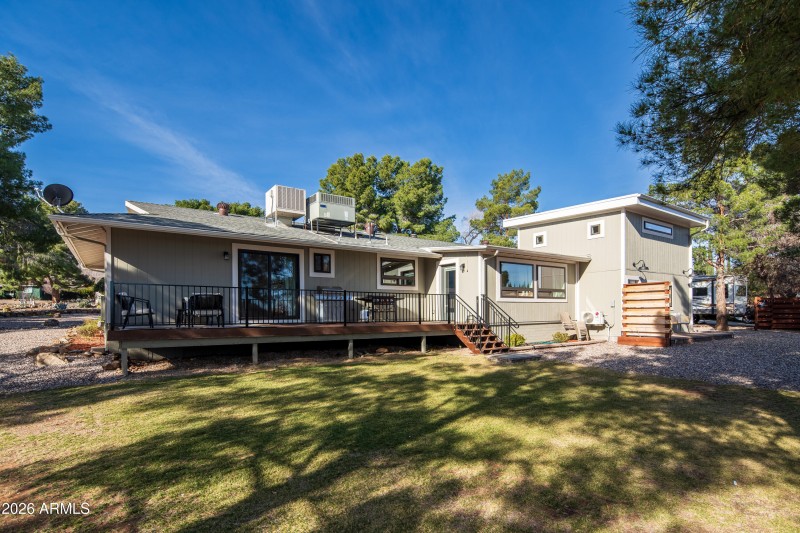 LARGE BACK YARD AND BBQ DECK