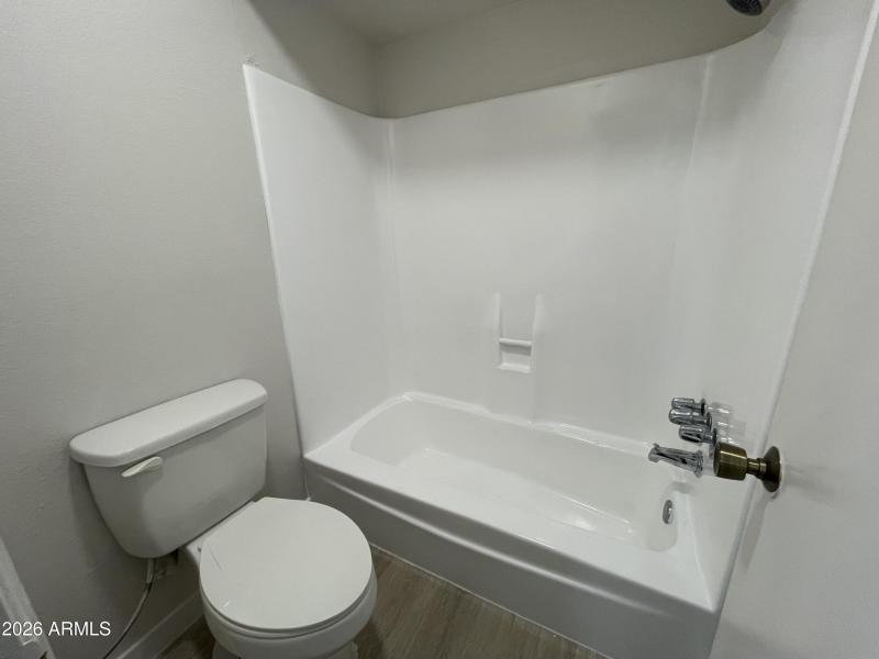 Primary Bath/Tub View