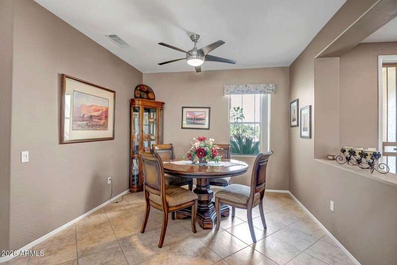 rounders - dining nook