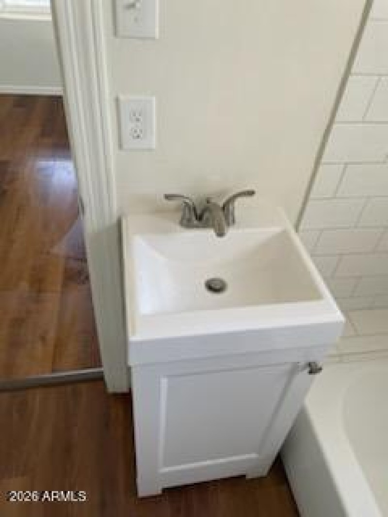 2013 bathroom sink