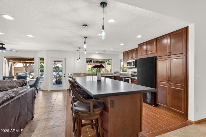 18-web-or-mls-64E Beck Ln