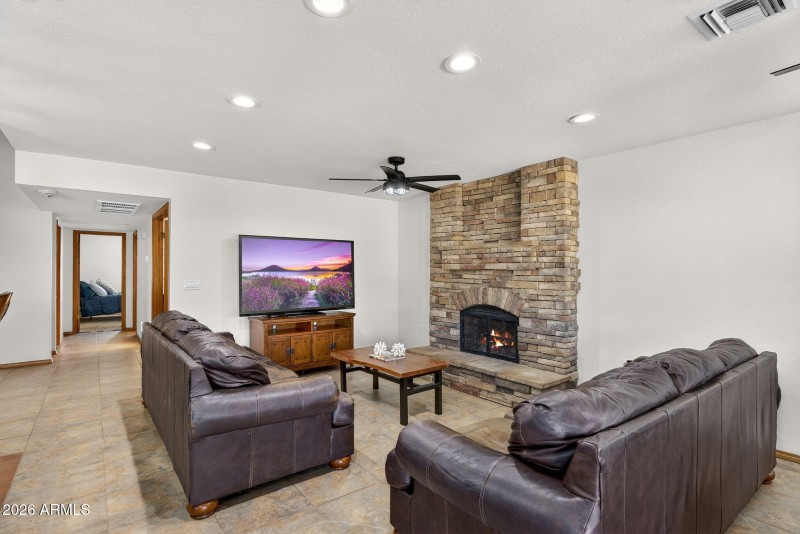 13-web-or-mls-69E Beck Ln