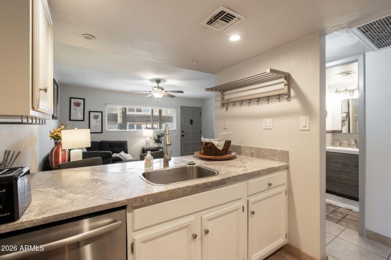 12-web-or-mls-7436-e-chaparral-rd-149b