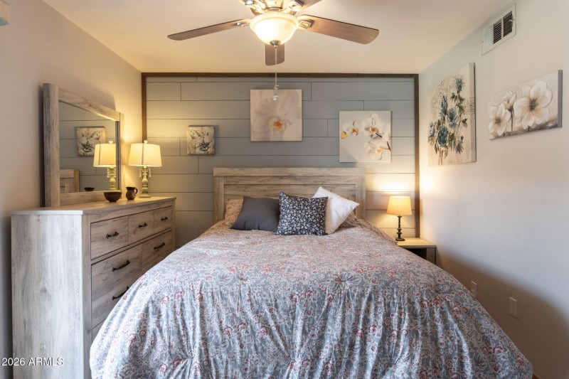 15-web-or-mls-7436-e-chaparral-rd-149b