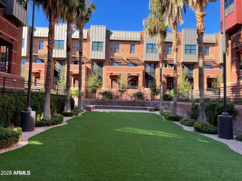 20221117211330985385000000-o