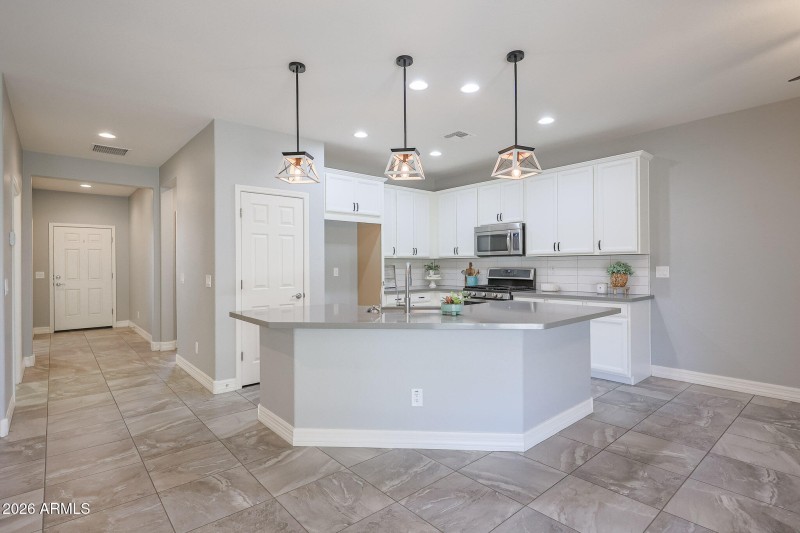 Lovely White Kitchen Cabinets