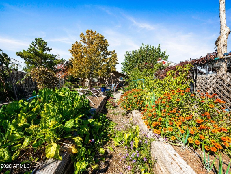 60-web-or-mls-17827 S Tawny Ln-23