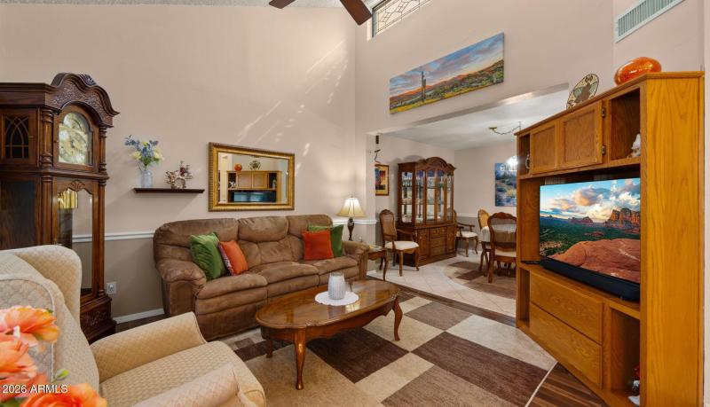 6-web-or-mls-Living Room4