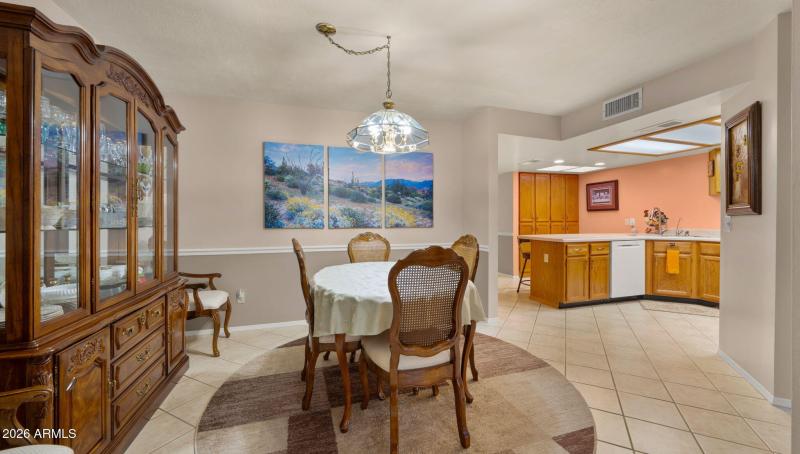 9-web-or-mls-Dining Room1