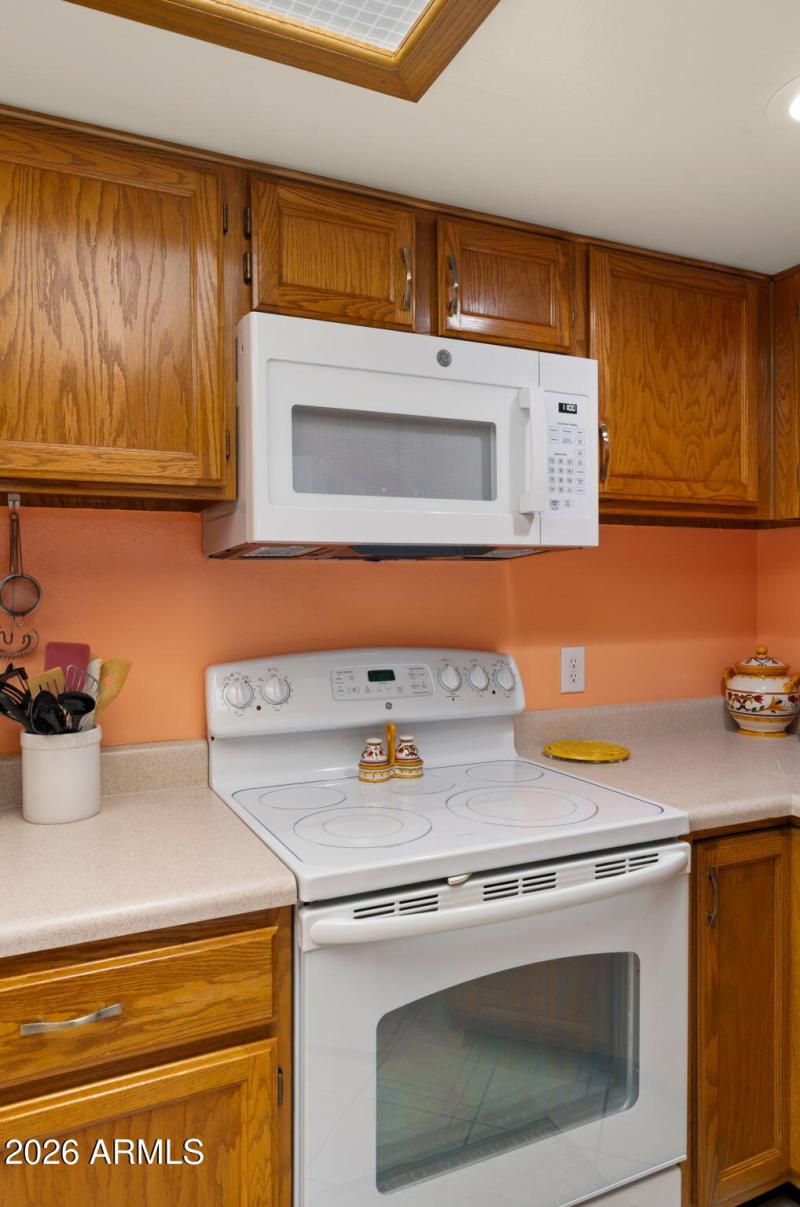 17-web-or-mls-Kitchen5