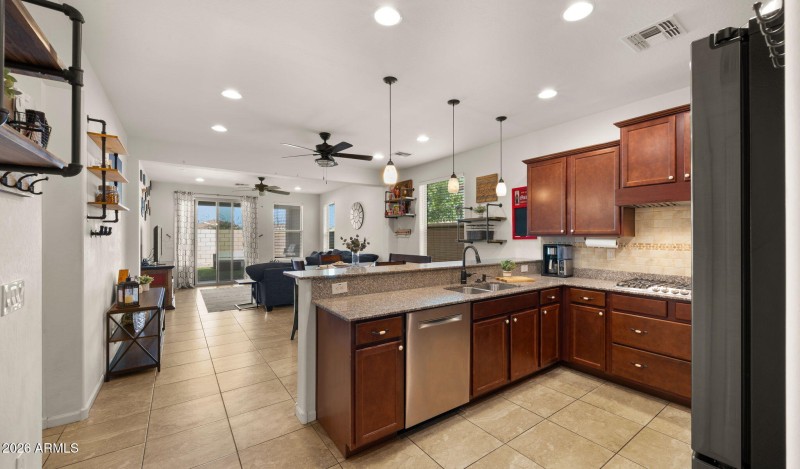 5-web-or-mls-Great Room