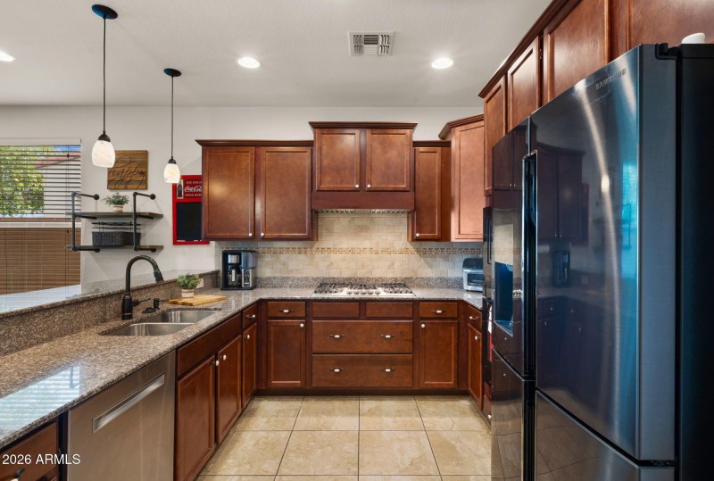 8-web-or-mls-Kitchen2