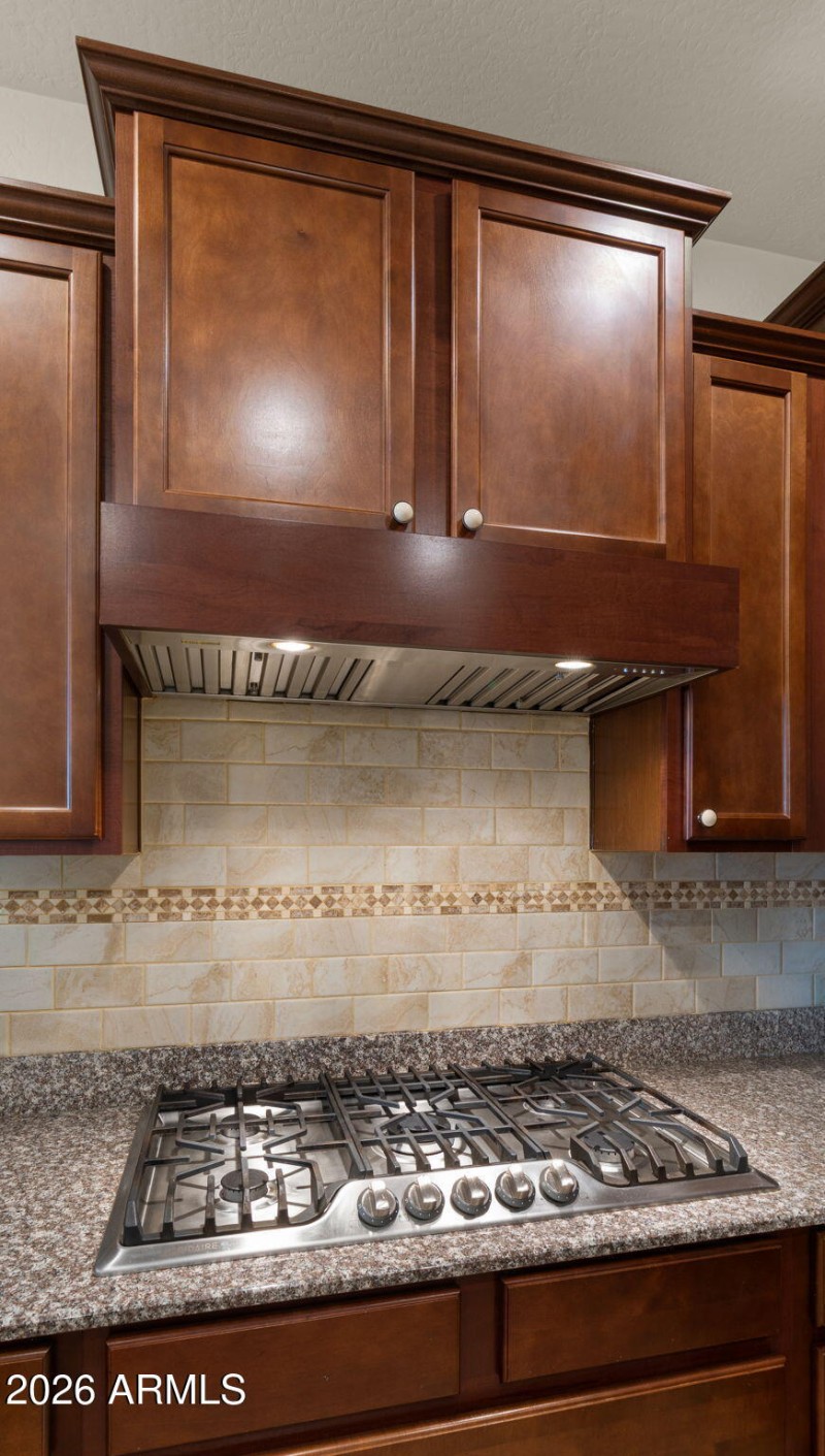 9-web-or-mls-Kitchen6