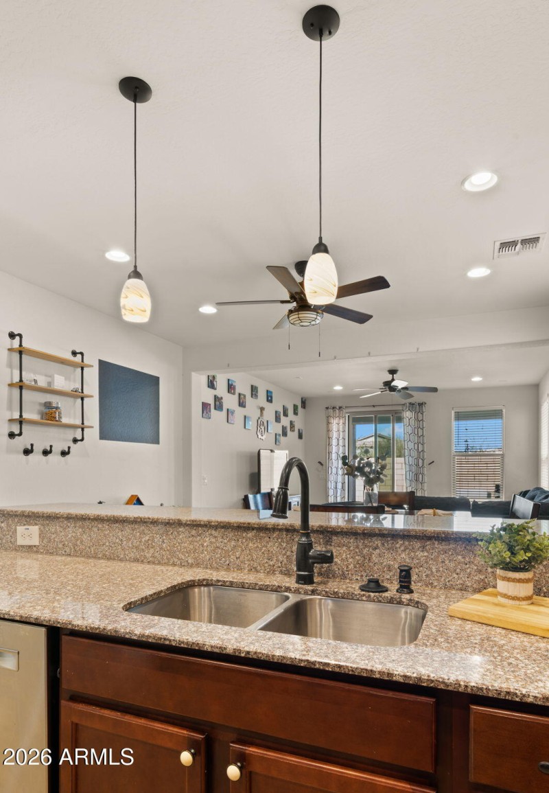 11-web-or-mls-Kitchen4