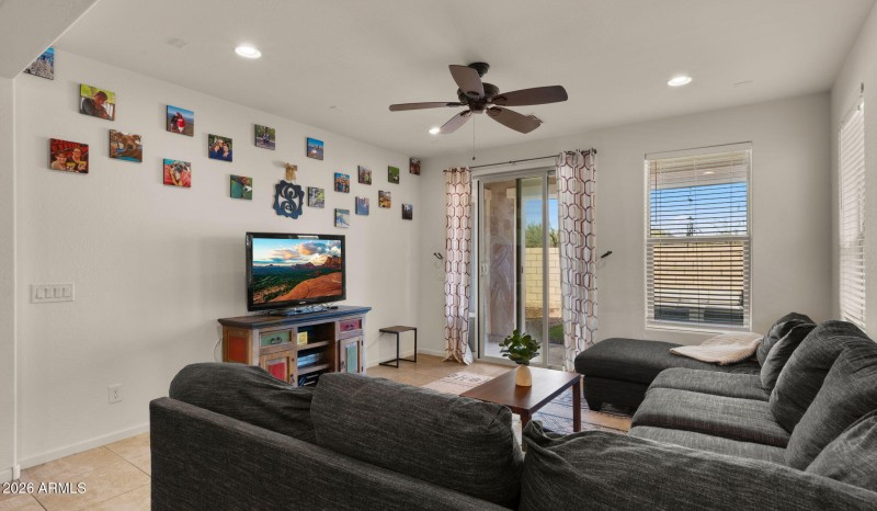 15-web-or-mls-Living Room3