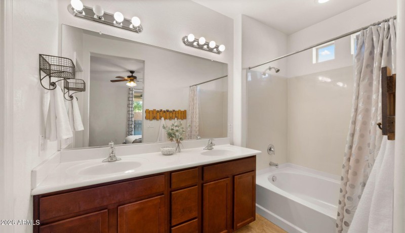 29-web-or-mls-Primary Bedroom6