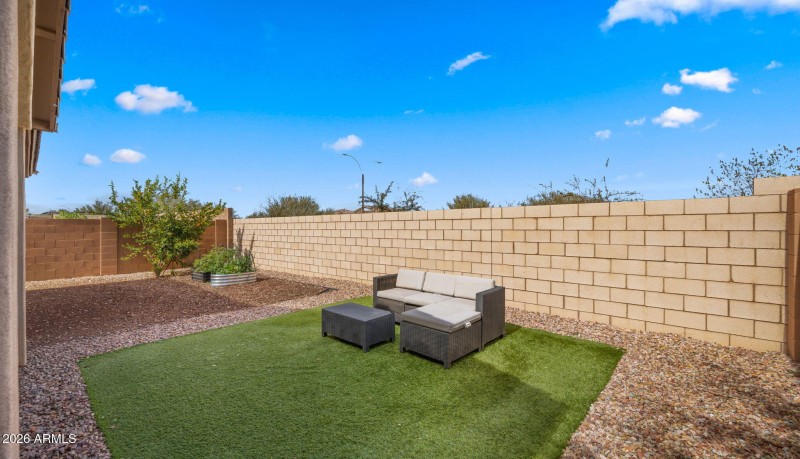 35-web-or-mls-Backyard5