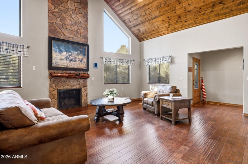 2750ColumbiaLn-OvergaardAZ-12