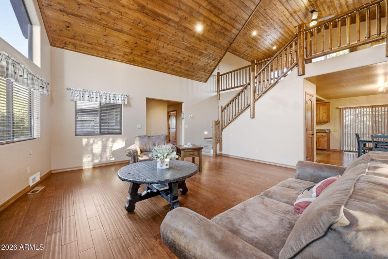 2750ColumbiaLn-OvergaardAZ-14