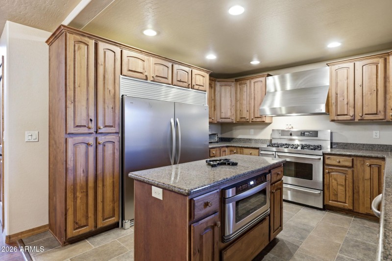 2750ColumbiaLn-OvergaardAZ-18