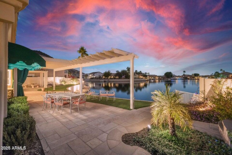 Night time picture with view to Lake