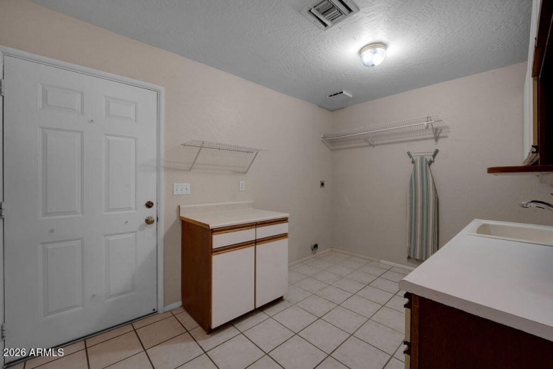 8837esunland-126-8837esunland-130