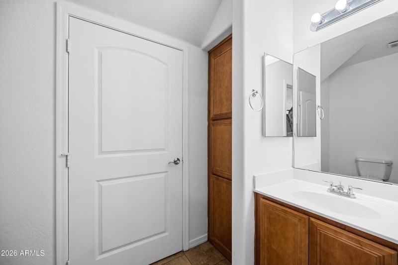 10-4608WMA1198-ocupix-