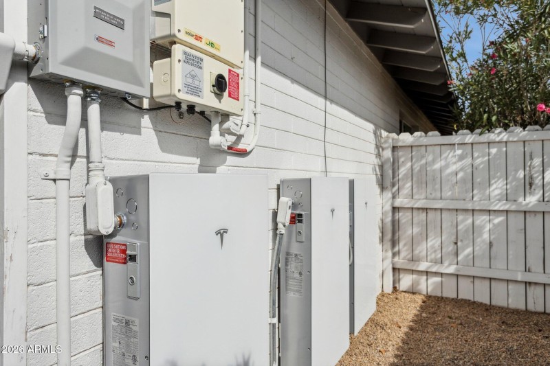 37-web-or-mls-6431-e-sheridan-st