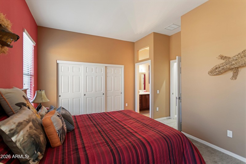 33-16385 W Glacier Ct