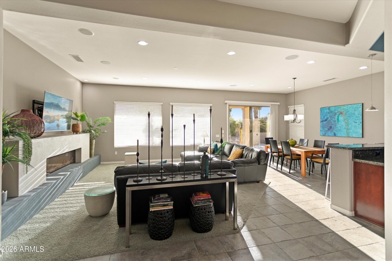 11-16385 W Glacier Ct