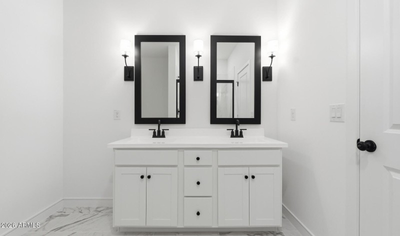 MR Lot #99 Primary Bath (2) (Large)