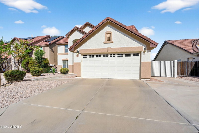 3-web-or-mls-02E Winged Foot Dr