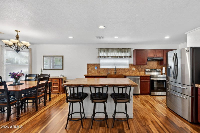 12-web-or-mls-61E Winged Foot Dr