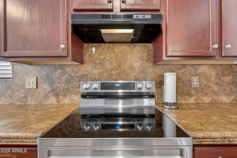 16-web-or-mls-64E Winged Foot Dr