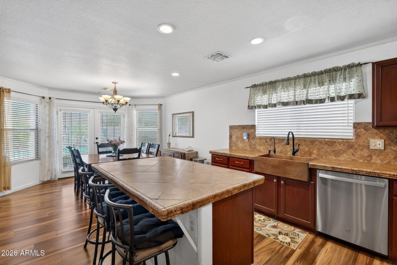 17-web-or-mls-62E Winged Foot Dr