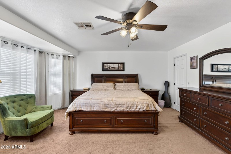 29-web-or-mls-24E Winged Foot Dr