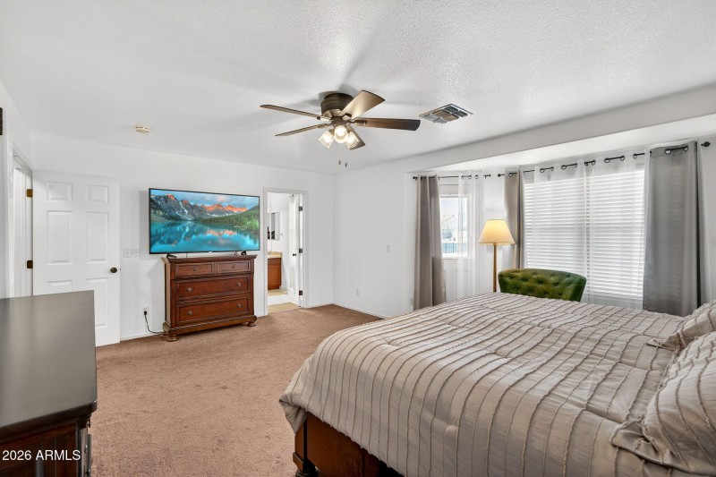 31-web-or-mls-27E Winged Foot Dr