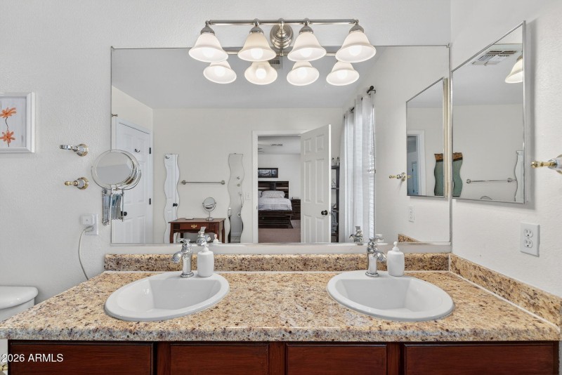 32-web-or-mls-29E Winged Foot Dr