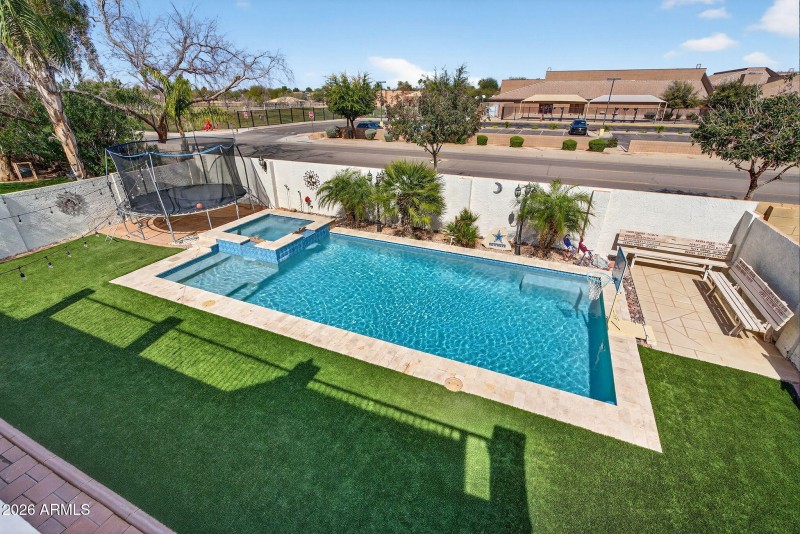 51-web-or-mls-45E Winged Foot Dr