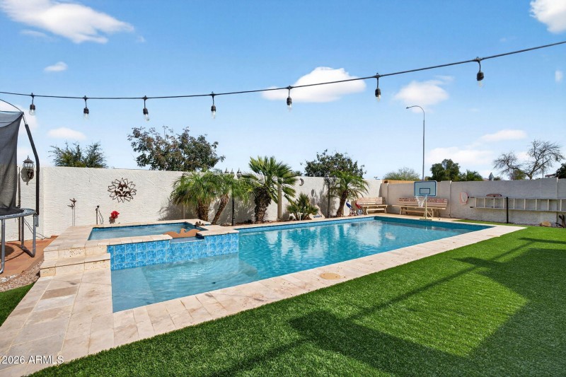 61-web-or-mls-13E Winged Foot Dr