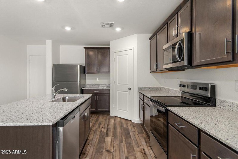 20250425195729194357000000-o