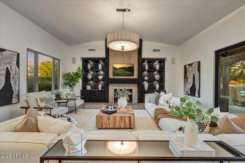 14-Family Sitting Detail