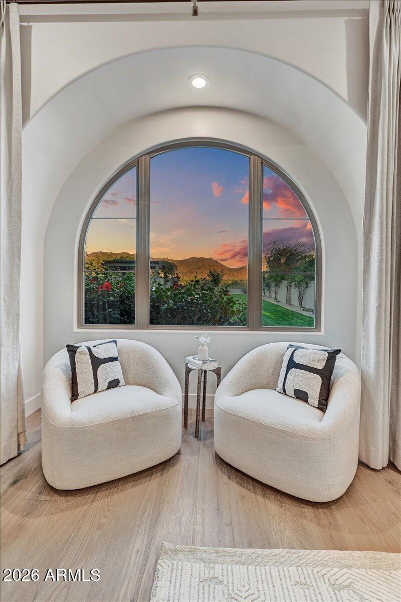 28-Primary Sitting Detail